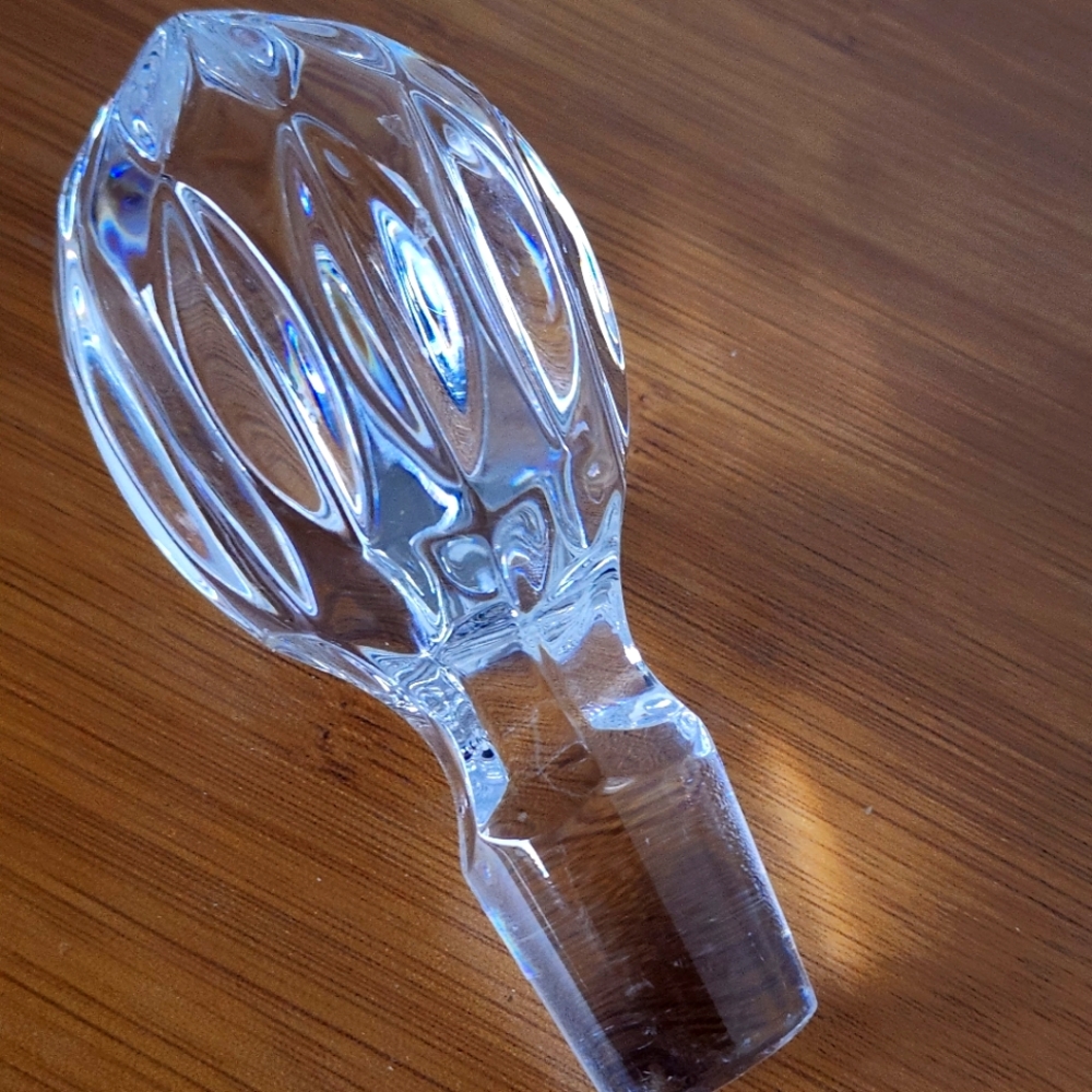 Crystal decantor top